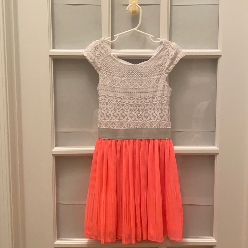 Bloome size 8 pink and white dress.
